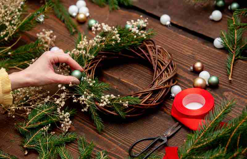 Pomysły na dekoracje świąteczne - różnorodne sposoby na udekorowanie wnętrza domu